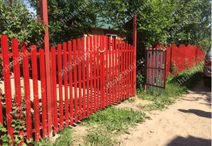 Забор евроштакетник горокой в Симферополе цвет рубин